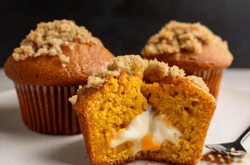 Pumpkin Streusel Muffins with Cream Cheese Filling: Easy & Delicious Recipe